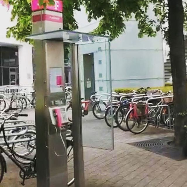 'The pace of change has never been this fast, yet it will never be this slow again'.
Een dag gevuld met food for thought, en nieuwe inzichten over deze enorm grote organisatie. 216.000 medewerkers telt ze 🌍. Allemaal Magenta Lovers. Iedereen kent de … bit.ly/2vKzd0W