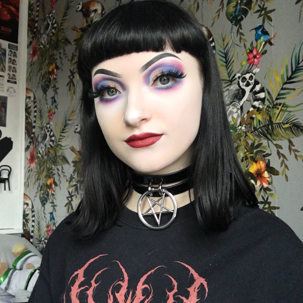 graveblxxm's tweet photo. 💉💙Blue Blood Sugar💙💉

#makeupartist #JeffreeStarCosmetics #bluebloodpalette #bloodsugarpalette #lasplash #killstar https://t.co/73M0HFkkzl