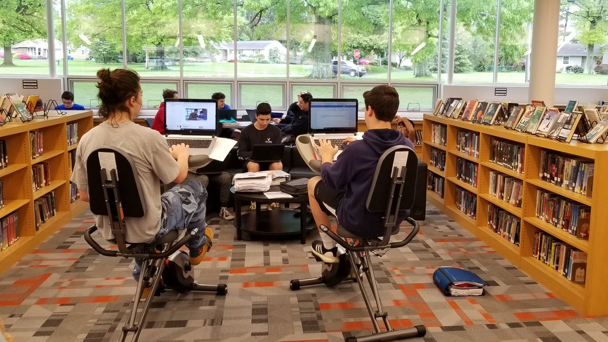 UnamiLibrary's tweet image. Today @umsfreshmen tried the bikes while researching. With laptops, students were able to use our online databases and @noodletools while they biked. So cool! #readandride  #cbinnovate #cbtech #noodletools #galedatabases #exercisebrainandbody