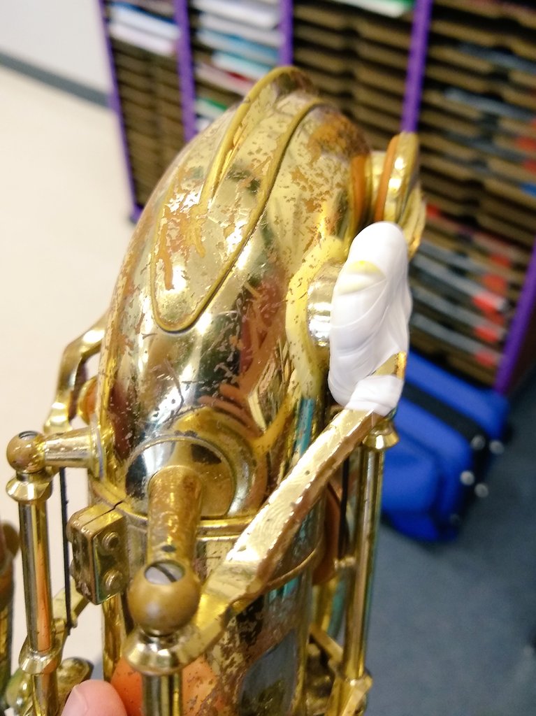 MsMcDonaldsBand's tweet photo. Leaky (or missing) pad the morning of a concert?? Don't freak out! It's nothing a little silly putty and plumbers tape can't fix!
#BandDirectorLife #InstrumentRepairHacks https://t.co/7uFO5Ys8cy