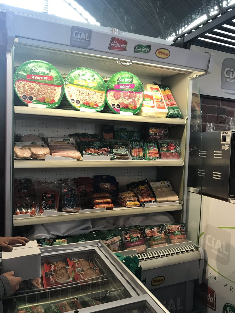 ExpoFemer's tweet photo. #ExpoFemer: ¡No te pierdas las novedades del stand de #CIALfoodservice! Los mejores productos para tu mesa. Conoce las nuevas hamburguesas de marca @SanJorgeChile y @LaPreferidaCL en su nuevo formato de 100 gr. y 185 gr. https://t.co/bc3aX1qR15