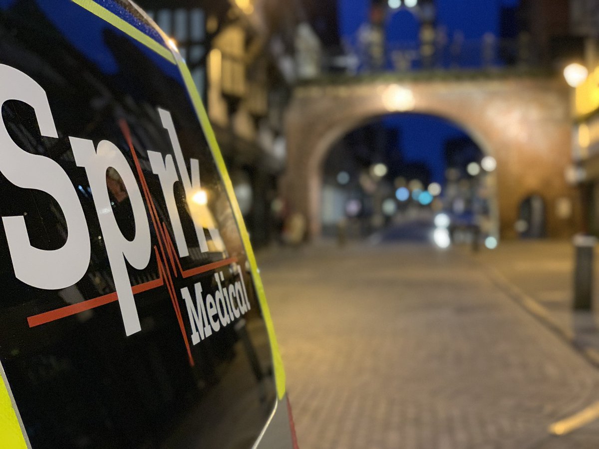 spark_medical's tweet image. Tonight is the start of a new contract supporting @ChesterSafe with their brilliant initiative! Are you injured? Drunk too much? Or Lost your friend? Call in to the pop up shop near Lloyd’s Bank every Saturday night 2200 until 0430! This week we are out supporting race goers!
