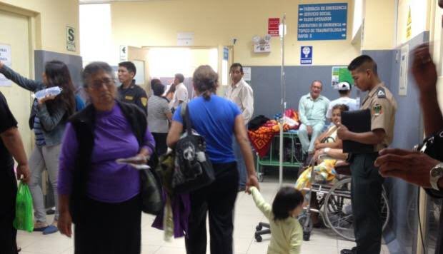 EliZea_derecho's tweet photo. Y ya que el gobierno está preocupado por maltrato a los policías , que dicen de los hospitales de @PoliciaPeru colapsados?
No hay camas, emergencias no tiene sillas de ruedas, cámara frigorífica de mortuorio sin mantenimiento.
Dónde está el trato digno que reclama ministro Moran? https://t.co/pBUjnhEwww