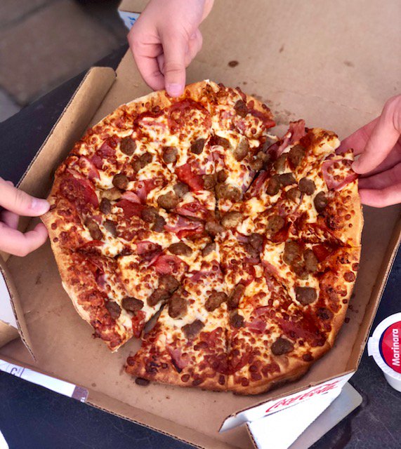 Domino's = the best pizza for sharing 
📲🖥 Order online now at: bit.ly/28Zbv5X
