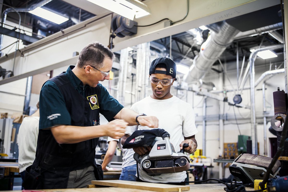 WisTechColleges's tweet photo. High school students testify in support of expanding the Youth Apprenticeship program, which gives students both occupational experience and related college level learning with credits toward graduation. https://t.co/nzBMJz6TR6 #techproud #CTE #careerandteched https://t.co/yBOPcW2zmO