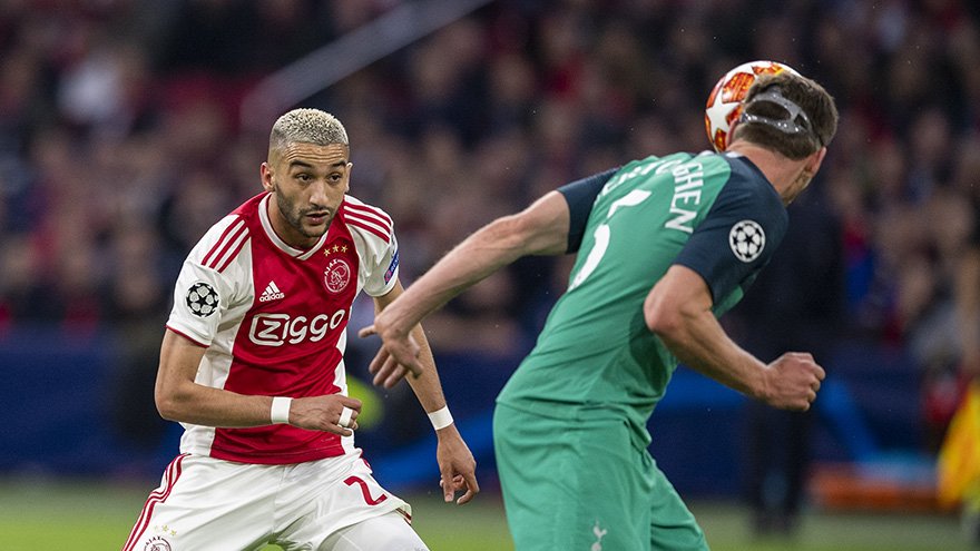 AFCAjax's tweet photo. 74. Come on boys... 
Let's keep on fighting! ❌❌❌

#UCL #ajatot https://t.co/4Ca7Qg0tUr