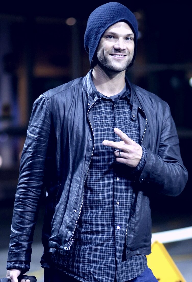 UniverHollywood's tweet photo. #JaredPadalecki;#CheaperByTheDozen;#YoungMacGyver;#CryWolf;#ER;#HouseOfFears;#ChristmasCottage;#ALittleInside;#ARingOfEndlessLight;#PhantomBoy;#KingsOfCon; https://t.co/SDuSY2FhKV