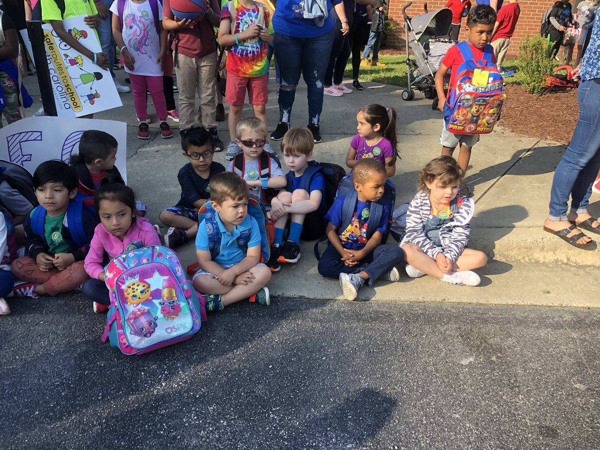 PreK enjoyed walk to school day! 🐬☀️❤️ <a href="/jillmckay_sses/">Jill McKay</a> <a href="/SSE_Dolphins/">SSE Dolphins</a>