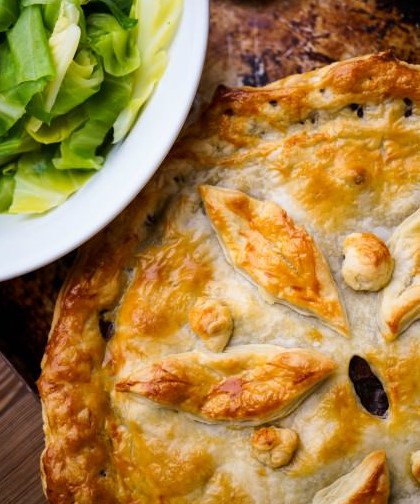table_outside's tweet photo. #RainyDay #comfortfood...there's nothing better. Here's a couple of our favs from @laura_howtocook. Try her amazing food for yourself at the Farnham Feast in July. Tickets on sale here: https://t.co/6jipPbGBfv #foodie #whatsonsurrey #farnham #surrey #surreyhills #surreysupperclub https://t.co/524dPYQRPu