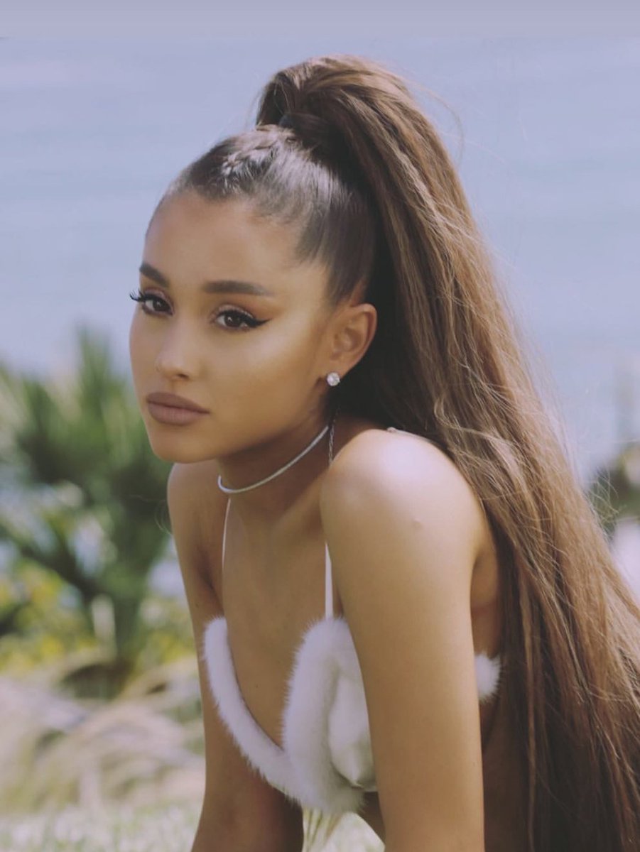 sunoverstad's tweet image. I'd do whatever if Ariana would notice me and give me the strength to live. It never happens, but if it happen someday, for real I will cry for seven days! 🖤🙋🏻‍♀️💙 @ArianaGrande I LOVE YOU SO MUCH OMG!!