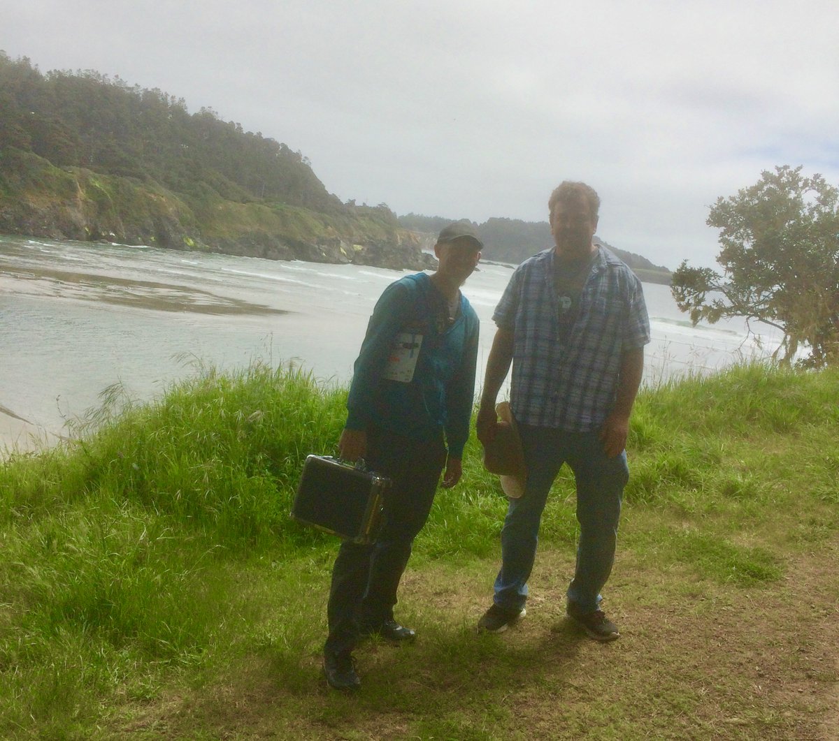 LewTempleActor's tweet image. These amazingly talents make it happen, Everyday #Dir #RickSpalla #DP @MovieKnowHow #JustinMcAleece #CostumeDesigner #JenniferSoulages #Costumes @rosedale83 #KeyMakeUpHair #AprilGarcia @Aprilnicole #makeup #BreeAnnMarie
#TimeCraftersMovie #TPC #MendocinoCA #FamilyAdventureFilm