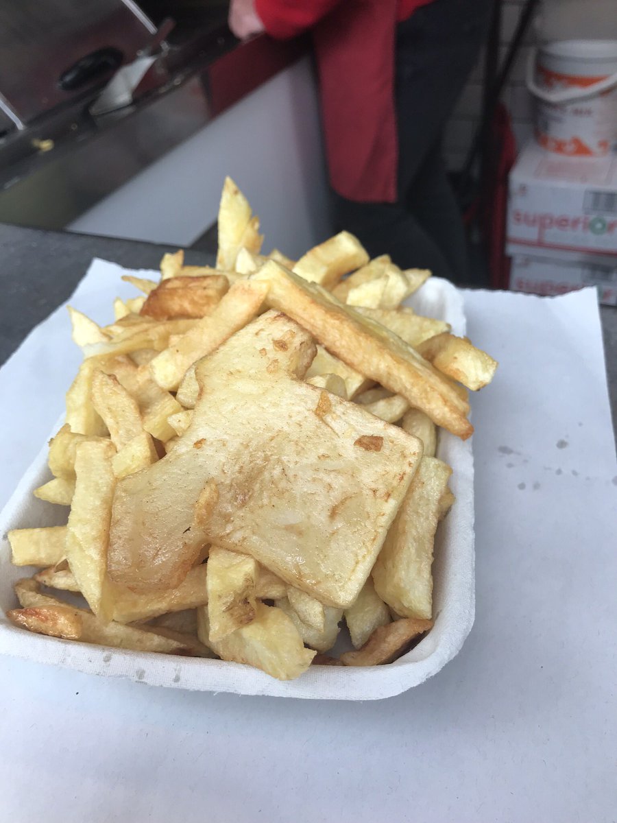 Rieki149's tweet photo. Still on a high! Some loud and proud csf kids celebrating in style #wearepremierleague @NorwichCityFC @NorwichCityCSF and the special touch chips from the market with a city shirt add from potato #lucyschips #norwichmarket #ctid💚💛⚽️💛💚 https://t.co/HK33bFXqKb