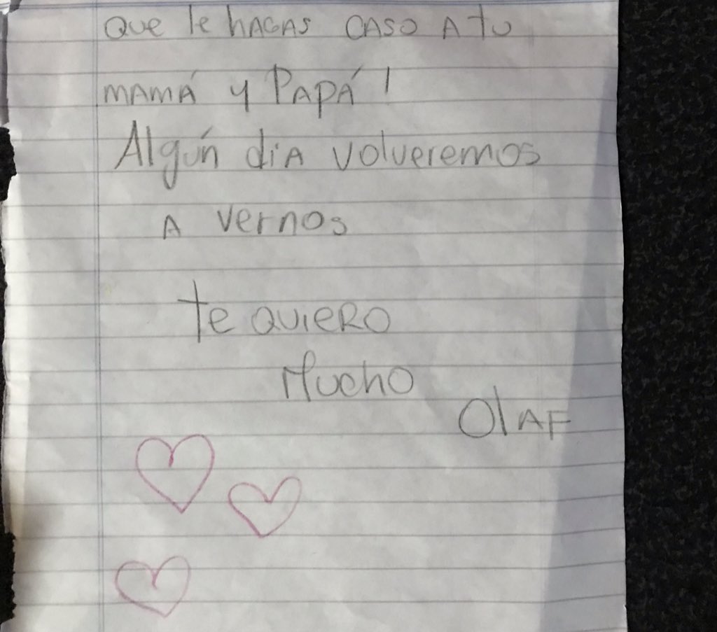 aalanlucci's tweet photo. Resulta q el gatito de mi sobrina murió y le hicieron esta carta. Adivinen quien no para de llorar (no se pq no me derivan al psiquiatra) https://t.co/bpW5UpVdyo
