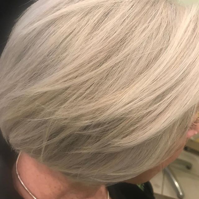 FactoresdePoder's tweet photo. #AliadosFDP | ¡Canas con Highlights con un matizado color arena!
Síguelos @ctoored
#color #weston #toored #calogero #hair https://t.co/tuxTkRITwV