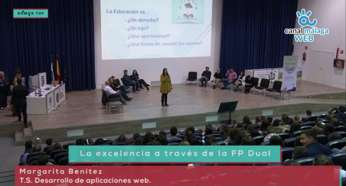 mmargaritabv's tweet image. La Educación es la forma de cumplir tus sueños. Todo es posible si te lo propones 😍. #PasiónPorMiVocación #FpDual #Viewnext @TriniPrez5 @estebanez_belen @MayteVerdugo @pepo_perez @FPAndaluza @etpoepmalaga @malaga @AndaluciaJunta