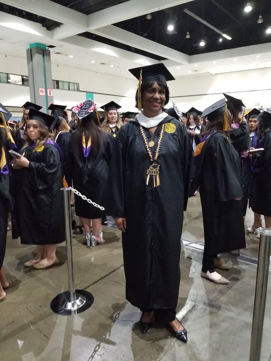 MSMU_LAParking's tweet photo. Our very own Pat Williams looking proud @MSMU's Graduation Ceremony https://t.co/0hec77HsPt  taken by renowned photographer, John Deeb. #MSMUnstoppable, #MSMUclassof2019 https://t.co/HMWfScNMYs
