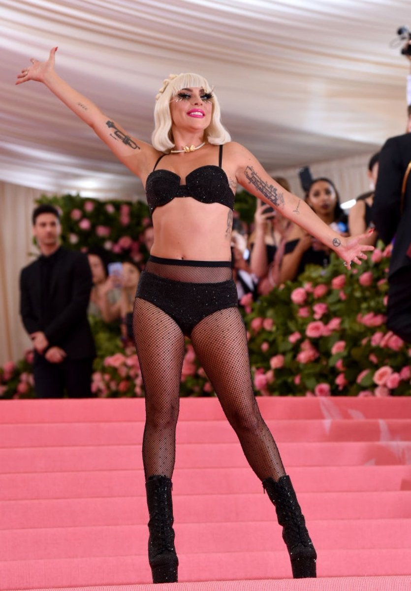 metgalafashion_'s tweet photo. Lady GaGa at the 2019 #MetGala https://t.co/8NzFCfmUpr