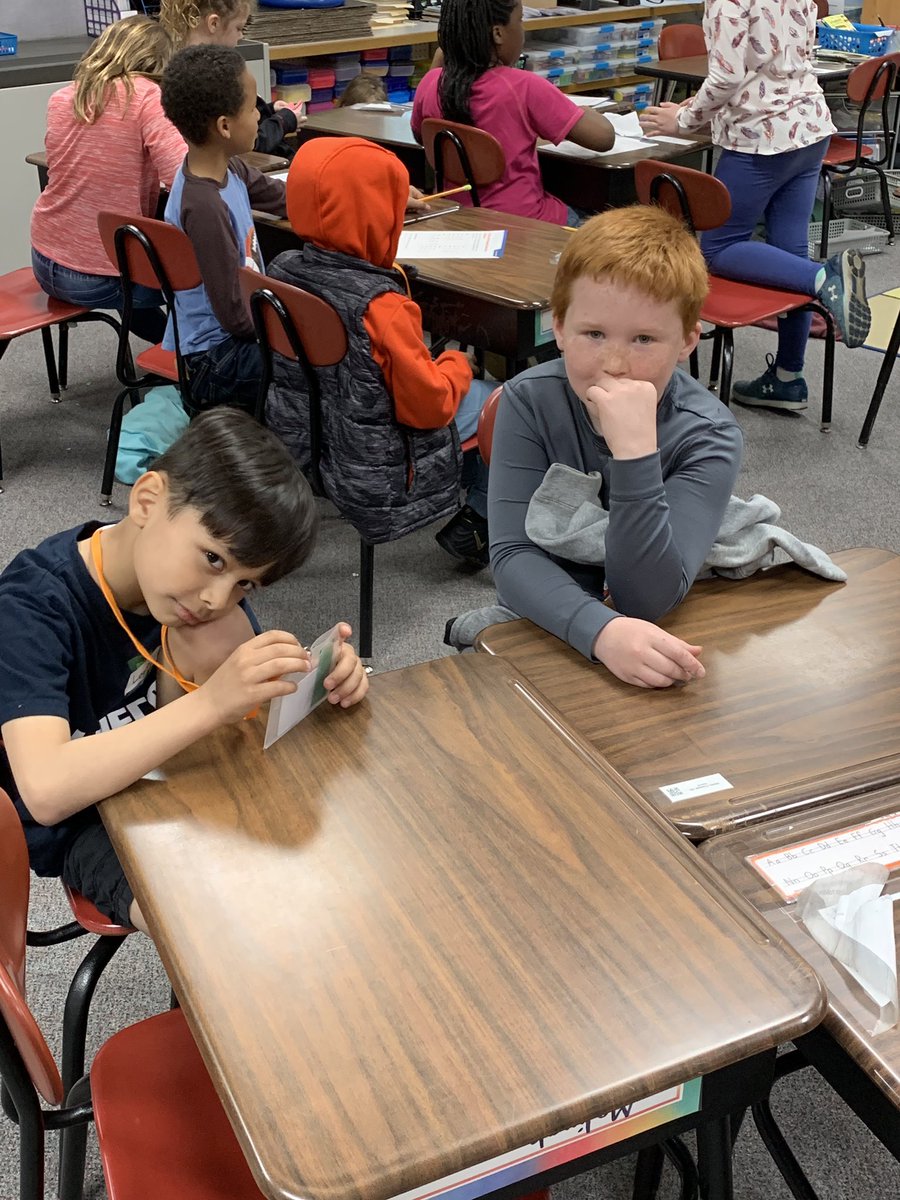 ScottiHagensick's tweet photo. It was Step Up Day for our incoming 3rd graders! So amazing to see our students serve others in such an invitational and welcoming manner! #MakeitHappenCC @CharlesCityCSD @CC_Comets https://t.co/6tO7B7N09C