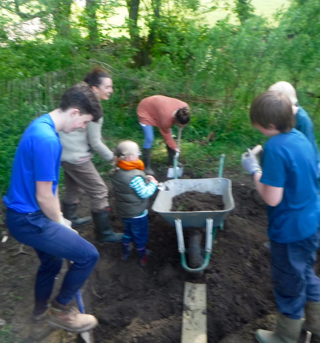 applebyrdcom's tweet photo. Thanks to everyone from QKS Eco School Committee @QKS_Eco who came on Saturday and started to dig out the new pond funded by Yorkshire Dales Millennium Trust @GreenYdmt https://t.co/heJ86Z5xVR