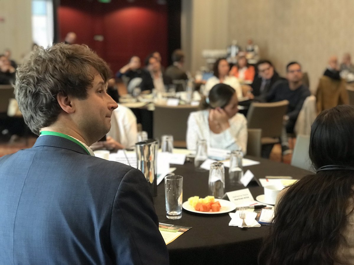 E3_grupo's tweet photo. Participantes de los Diálogos sobre los Sistemas de Alimentación comparten ideas en las mesas con el fin de evaluar aspectos de los ejes #FOLUColombia @EATforum @FoodDialogues https://t.co/Wrd0xqEbCT