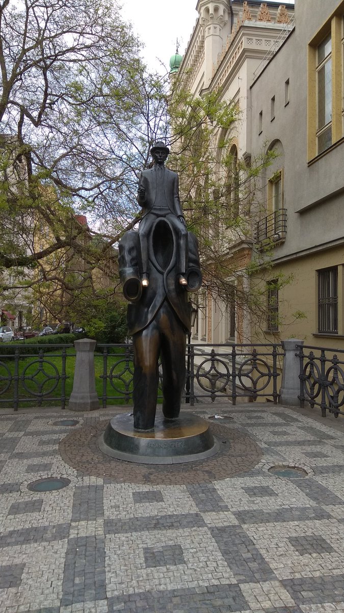 kevintelcontar's tweet photo. Aquí os dejo 4 obras maestras de la escultura praguense https://t.co/HMRgkoco2T