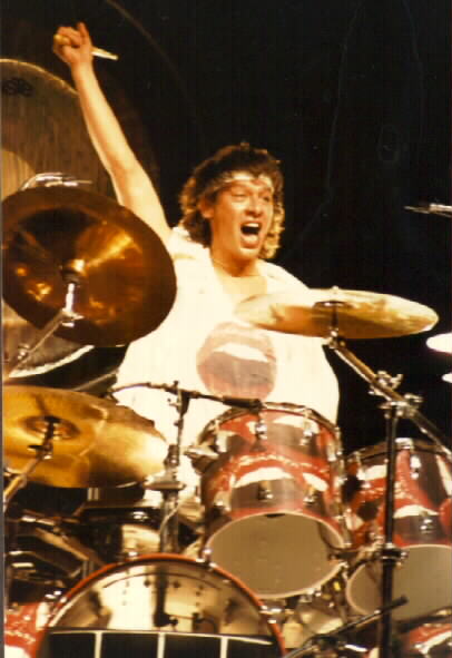 Crack de los tambores.Happy birthday Alex Van Halen  