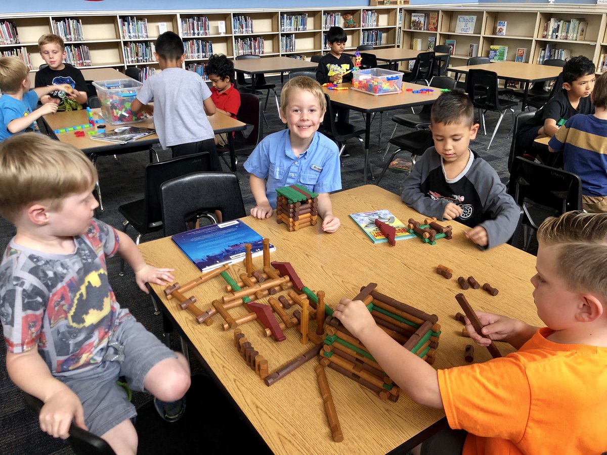 KohrvilleLib's tweet photo. When budding architects & engineers are inspired by Ruby from The Little Red Fort, magic happens! #TheissLibMay19
#LibraryPromise
#TheissDreamsBig
#MomentsInKlein
#MyLibraryStory @MaierBrenda https://t.co/6fIotI5V3l