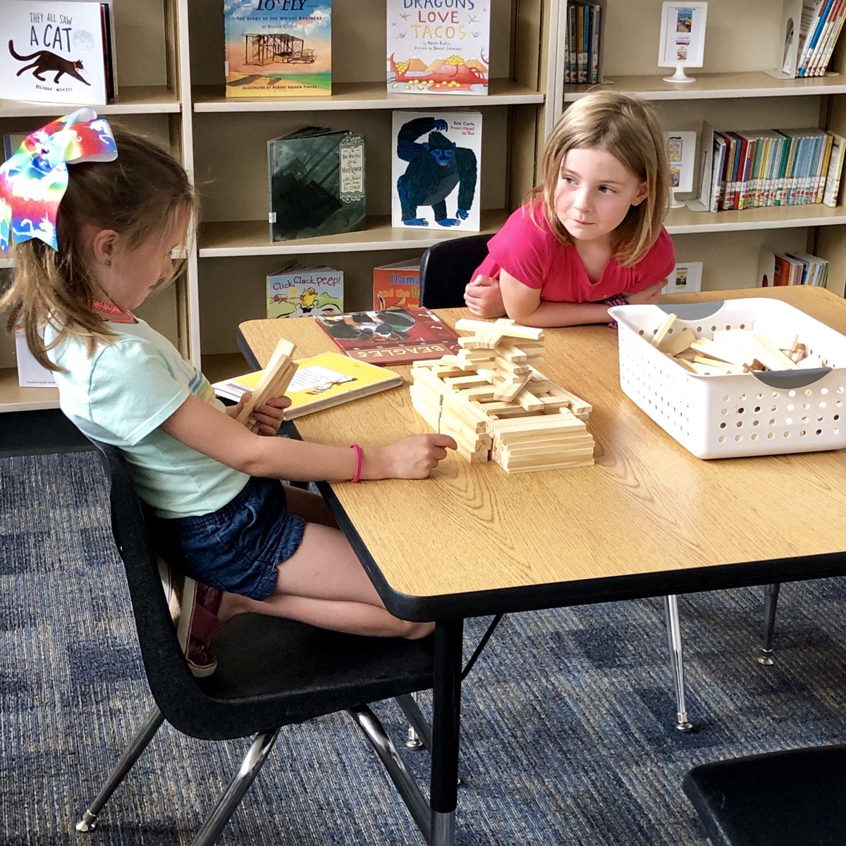 KohrvilleLib's tweet photo. When budding architects & engineers are inspired by Ruby from The Little Red Fort, magic happens! #TheissLibMay19
#LibraryPromise
#TheissDreamsBig
#MomentsInKlein
#MyLibraryStory @MaierBrenda https://t.co/6fIotI5V3l