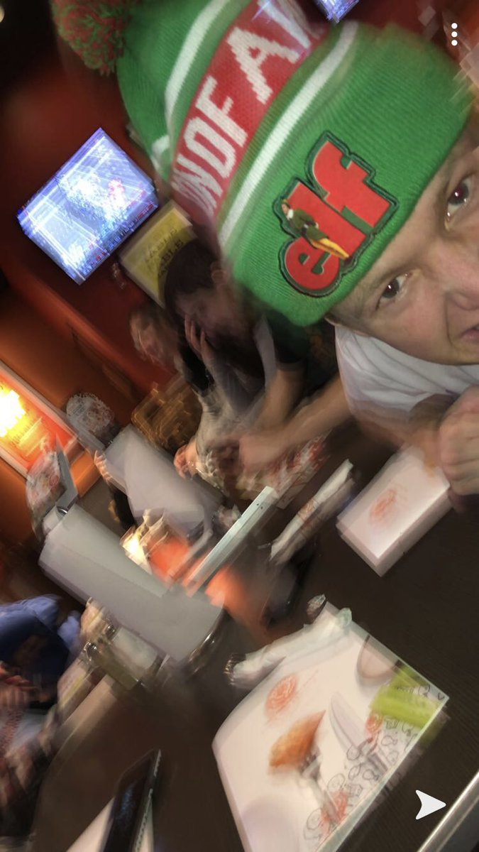 JaredBarnes_'s tweet photo. Happy 21st to my son! They grow up so fast🤧 love ya buddy! Have fun in Florida❤️🍻 https://t.co/irepCQGgo8