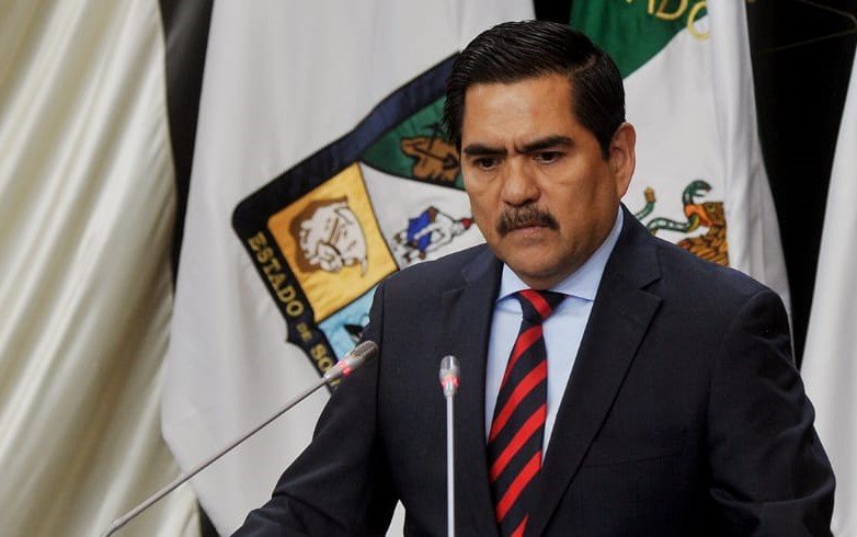 Trabajadores de <a href="/SoyUnison/">Soy Unison</a> deben reclamar ajuste de pensiones y jubilaciones a Rectoría; desde 2006 se han negado a pagar 27% de cuotas y aportaciones para dicho rubro previsto en Ley 38 de ISSSTESON y solo pagan 8% aclaró <a href="/PedroAngelCL/">PedroAngelContreras</a>: bit.ly/2Ja8fZc
#SomosISSSTESON