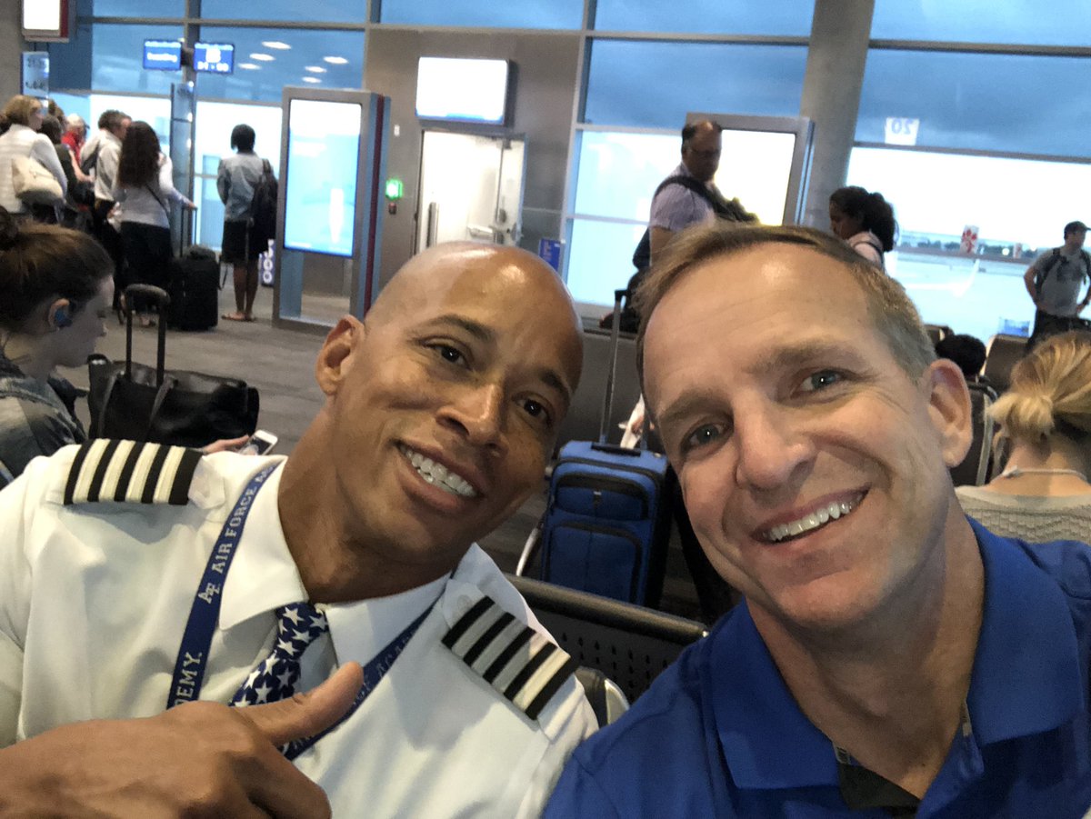 So awesome to meet the pilot of my latest recruiting flight to Austin TX, Billy Wilson! USAFA alum, former Fightin’ Falcon, and now Southwest pilot! #LifeAfterFootball #BoltBrotherhood