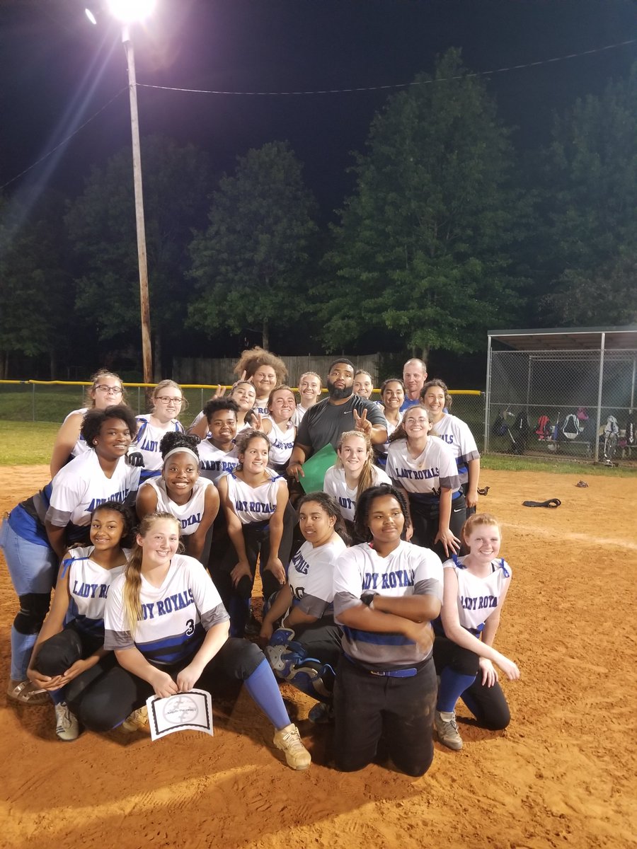 MLK Lady Royals Softball (@mlksoftball) on Twitter photo Your 2019 10-AA District Champs!! #AGNB #LGLR Your 2019 10-AA District Champs!! #AGNB #LGLR