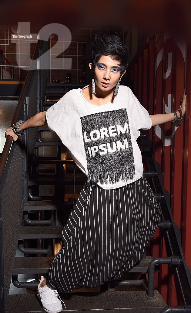 t2telegraph's tweet photo. A hint of grunge + A dash of boho = A super edgy lookbook! And who better than Sneha Ghosh to flaunt it?!
https://t.co/i6n5mDSFEV
@jointhegrid_kol @riminayakindia @riminayak https://t.co/VfgsTlLUEC
