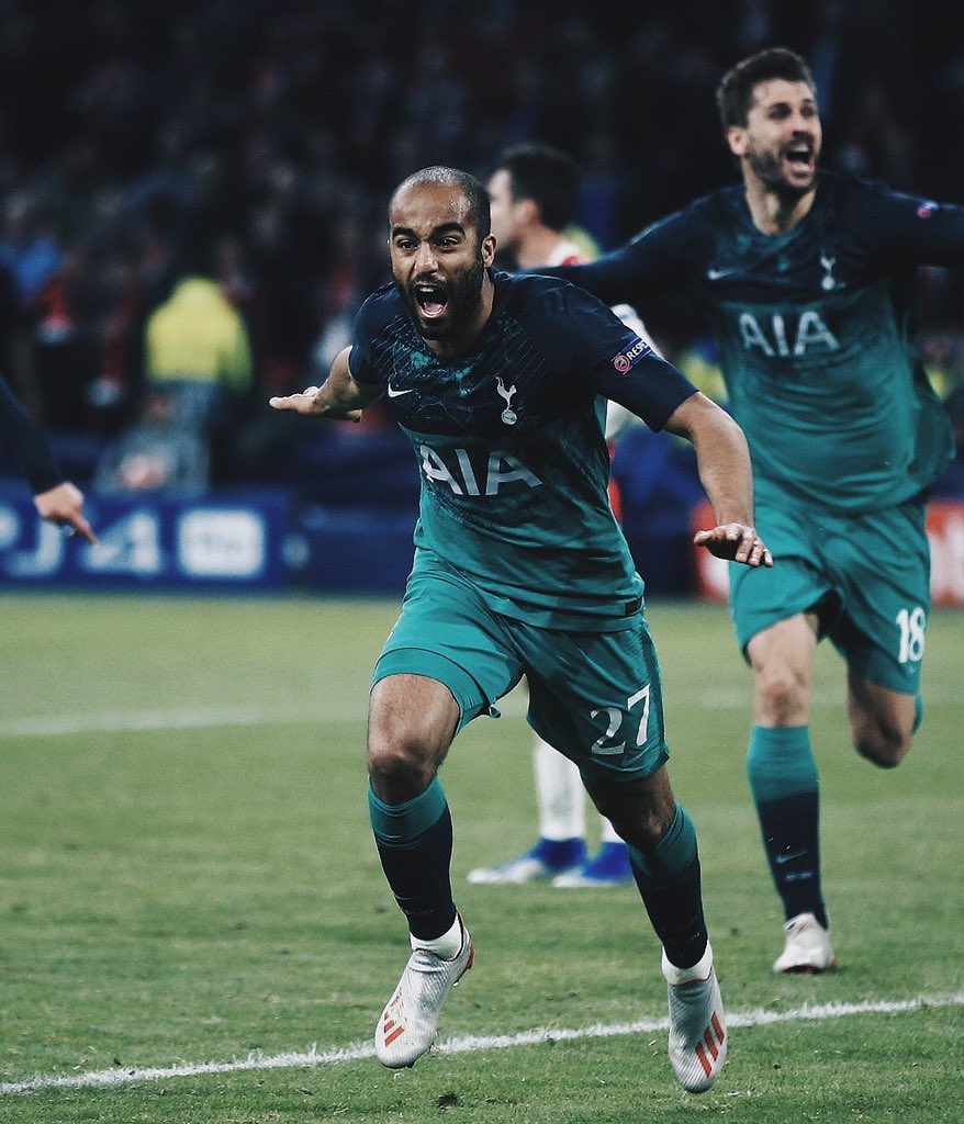 MotivacionesF's tweet photo. “Le prometí a mi hijo que ganaríamos este partido, jamás pensé que anotaría 3 goles, aún no lo creo. Parece un sueño que se volvió realidad."

➖LUCAS MOURA https://t.co/cQHx1Cx7TQ