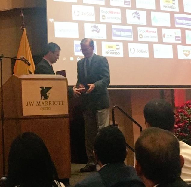 Ecuagoldmining's tweet photo. Porque el desarrollo del #Ecuador lo construimos todos, hoy hacemos público nuestro reconocimiento a @mineriaecuador por su labor frente al impulso de la minería industrial, responsable y sustentable en nuestro país. https://t.co/66jRfaCLN0