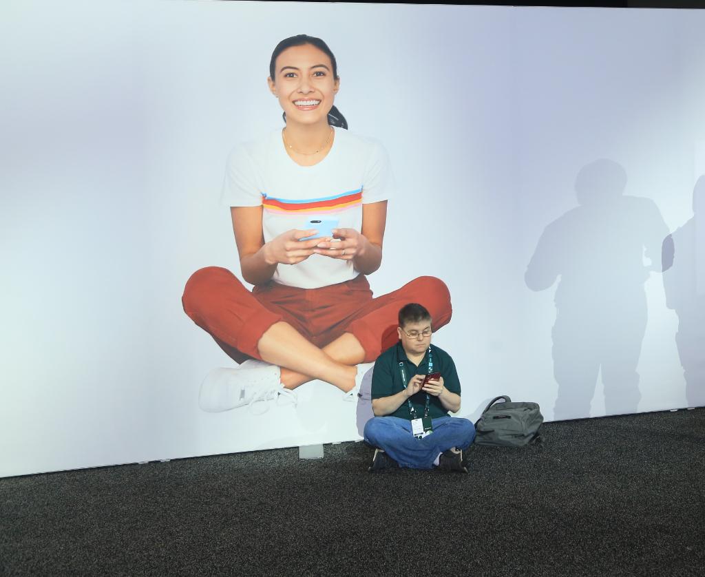 HelloKnowledge's tweet photo. Only a few more chances to show us your stuff this week! Tag #Know19Caption to win. https://t.co/KFRLaquO5Q
