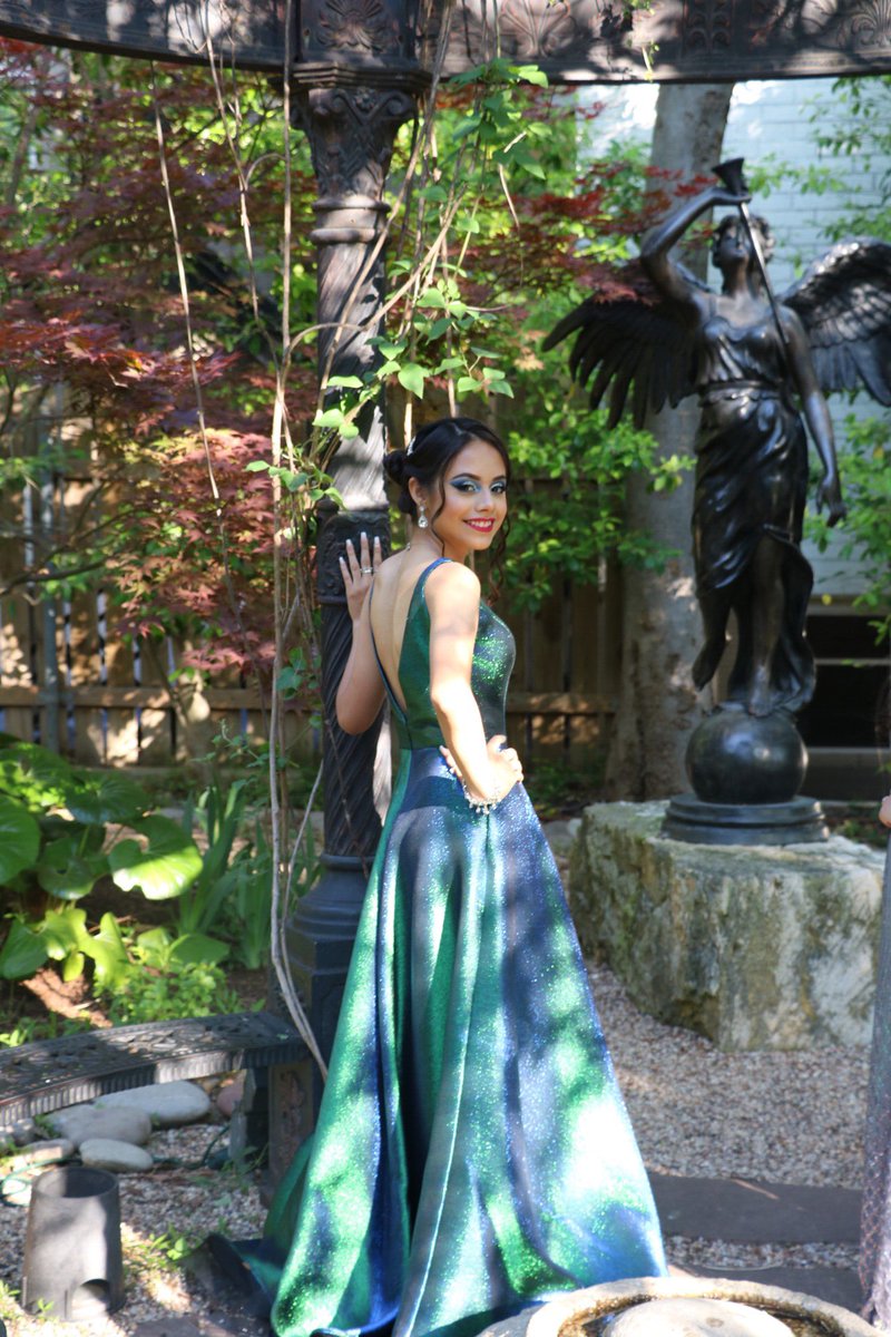 Brisa18_'s tweet photo. 2 colors 2 great
#ViewsFromTheView #Prom2K19 https://t.co/pqbeKekmv7