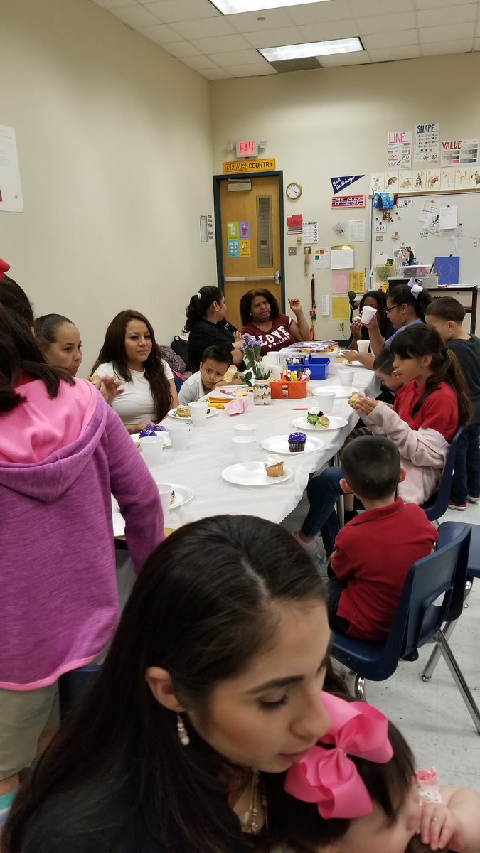 Nesbyc's tweet photo. GAP Girls Mother Daughter Tea was a huge success! @Best_Bulldogs @AliefISD https://t.co/GKDkgEiT7q