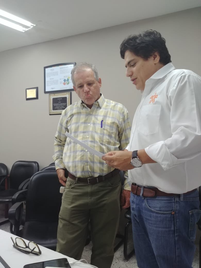 jnicobarrios's tweet photo. Hoy tomó juramento como instructor del Centro Agropecuario y de Biotecnología El Porvenir el ingeniero  Javier Buelvas Torralvo. Bienvenido ingeniero a su casa El Centro Agropecuario y de Biotecnología El Porvenir del @SENAComunica en @senaencordoba https://t.co/P7uLwmsZFc