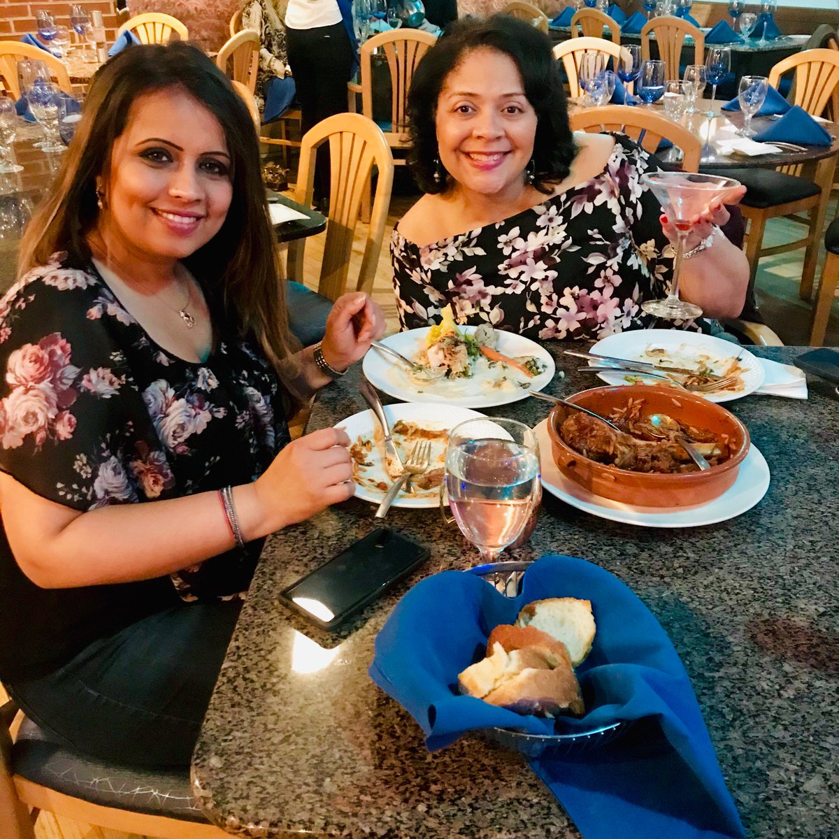 Just another #Manayunk weekend, join us next Saturday for quality Greek food, performances, and dancing. 💃 reserve a table today. opentable.com/zestys-and-mun… #phillyfood