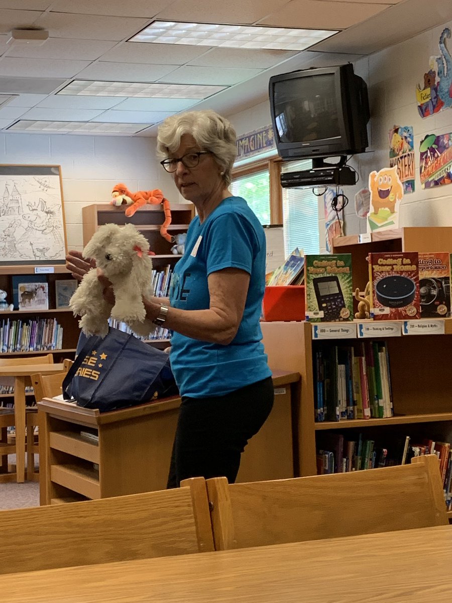 MWfirstgrade's tweet photo. #NEMinutesMatter when you start planning for fun in the summer.  If worm races or reading to a dog sound appealing, be sure to add the summer reading program at our local community libraries to your list.  There is so much adventure to experience! 📚 ☀️ #MWEPack https://t.co/DjoT2QAp7x