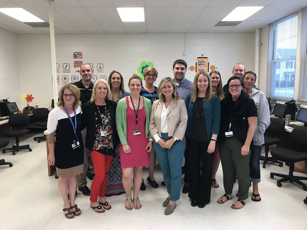 fcpskarinemyers's tweet photo. What an amazing session of #focusforobservers this spring. Dynamic conversations and thought provoking discussions about the #F4T, relevant evidence, and high quality feedback.  Thanks to our fabulous participants and my co-facilitator @BESadmin_FCPS. #thinkframework https://t.co/ae0YWoGh1Z