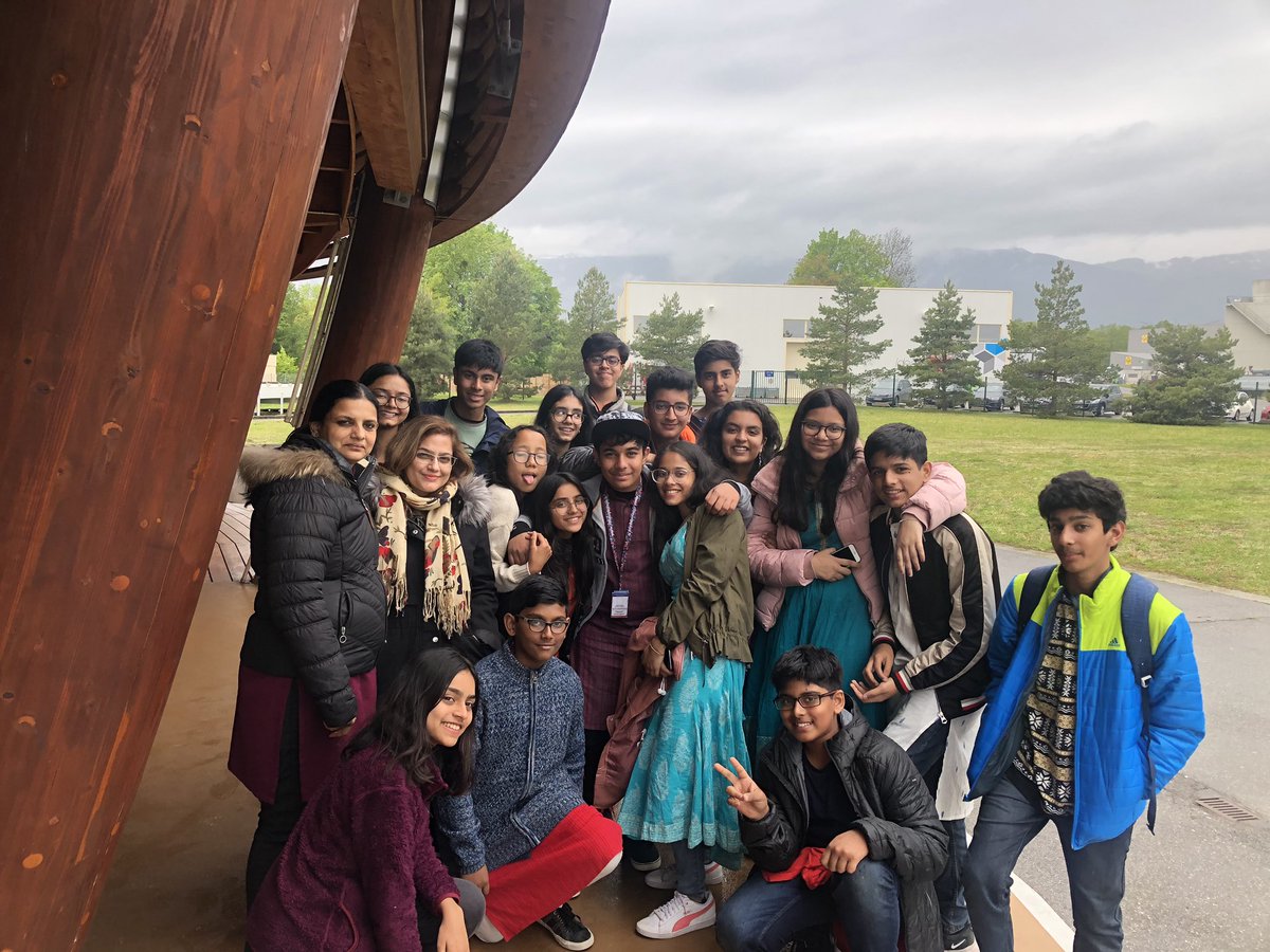 Frehindi's tweet photo. Very happy today 2 go with our joint Indo-French delegation to a place which I often mention in my workshops in various institutions.A place where Noble prize winning scientists &amp; physicists r trying to find “God particle” @Indian_Embassy @FranceinIndia @CgeMariaCasares @LNDLive https://t.co/tdMw3o2oCs