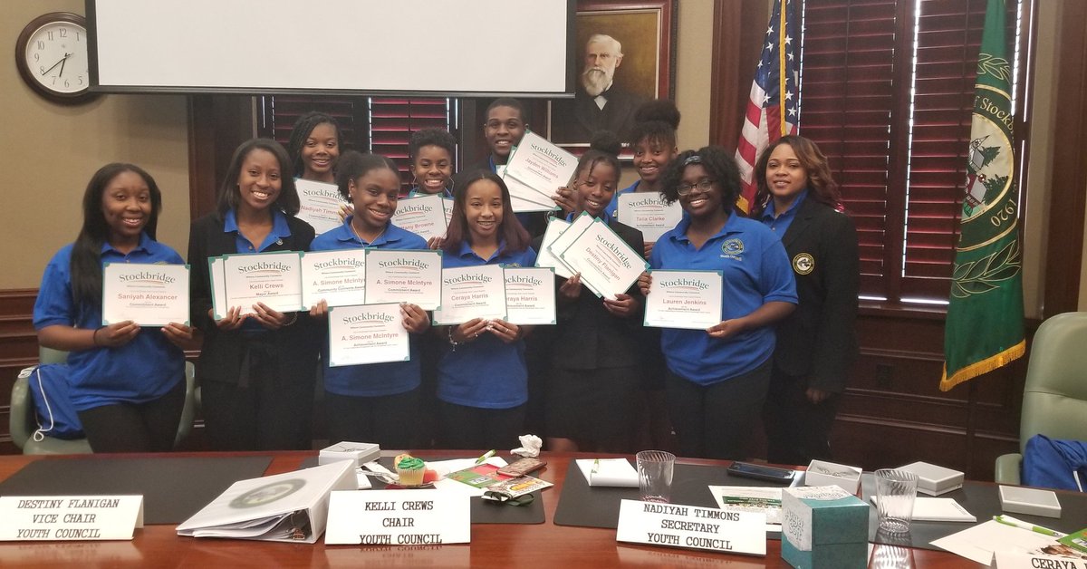 stockbridgecity's tweet photo. The program year for the Stockbridge Youth Council has come to an end. This group of dynamic youth have represented our city extremely well. We thank them for their service.
#Stockbridge #CityofStockbridge #community #WhereCommunityConnects #youth #watchthemgrow https://t.co/rOO4TJjciN