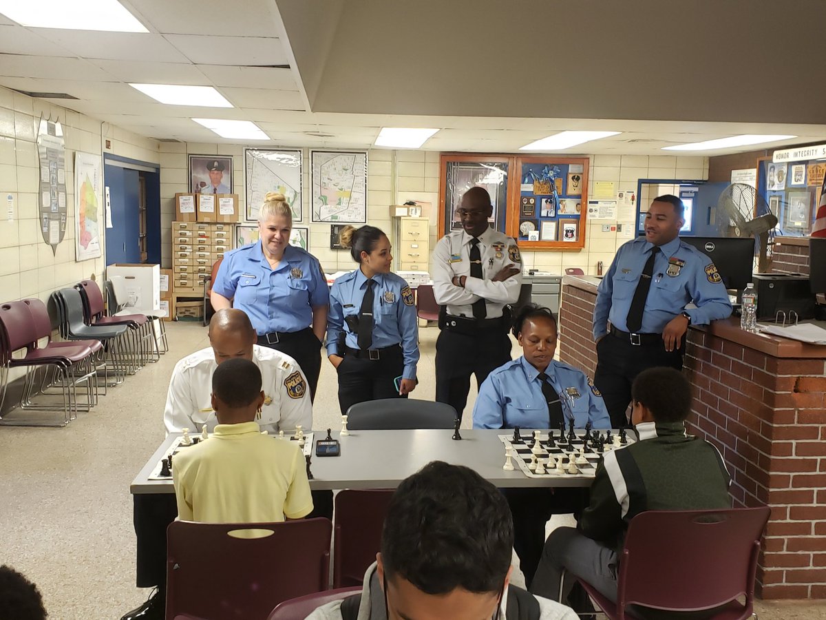 PPD35Dist's tweet photo. Great time with the Logan School at the 35th District for a few games of Chess. Always a great time to have the kids come to the District. #intensegames #Captainlost1 #kidsrule @PPDBeaufort @PPDErnestRansom @PhillyPolice @PPDMichaelCram https://t.co/oMPCVpvGLZ