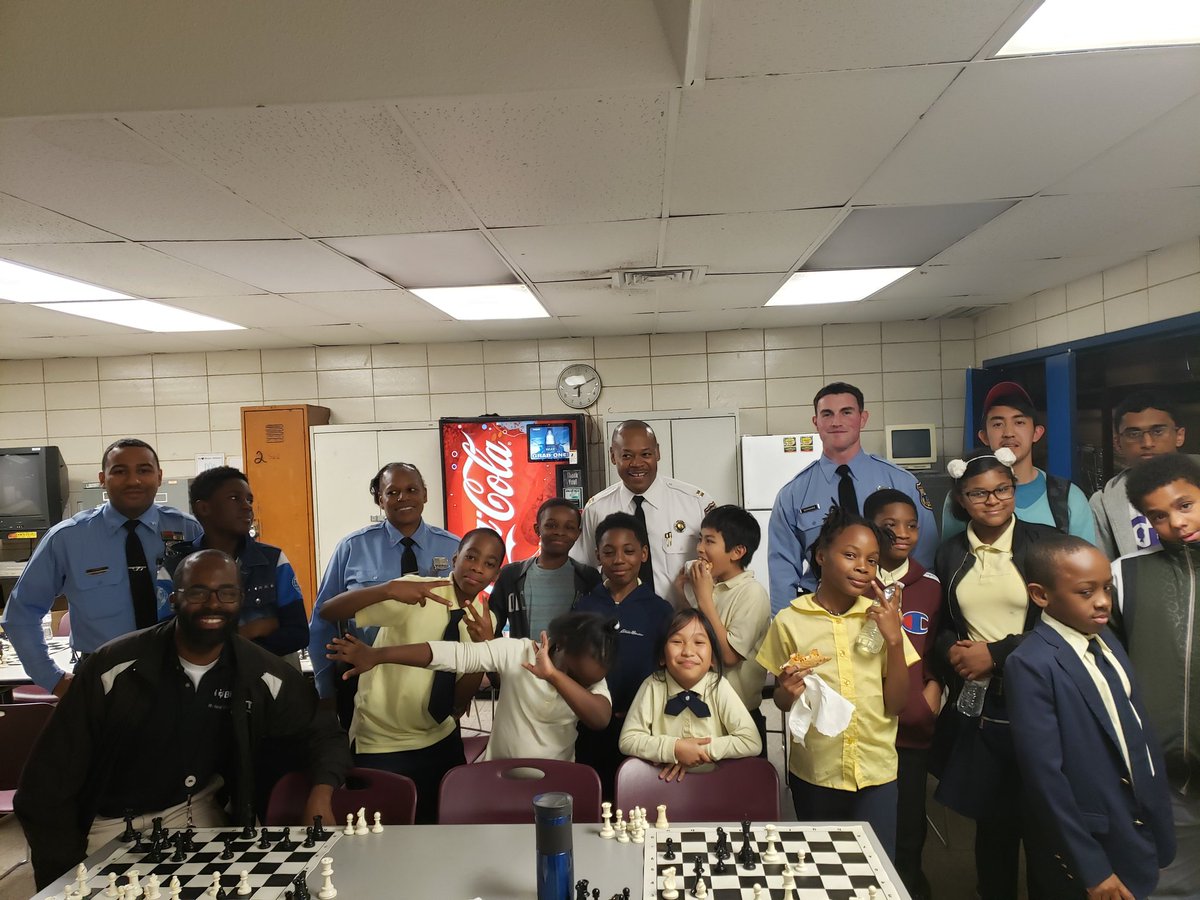 PPD35Dist's tweet photo. Great time with the Logan School at the 35th District for a few games of Chess. Always a great time to have the kids come to the District. #intensegames #Captainlost1 #kidsrule @PPDBeaufort @PPDErnestRansom @PhillyPolice @PPDMichaelCram https://t.co/oMPCVpvGLZ