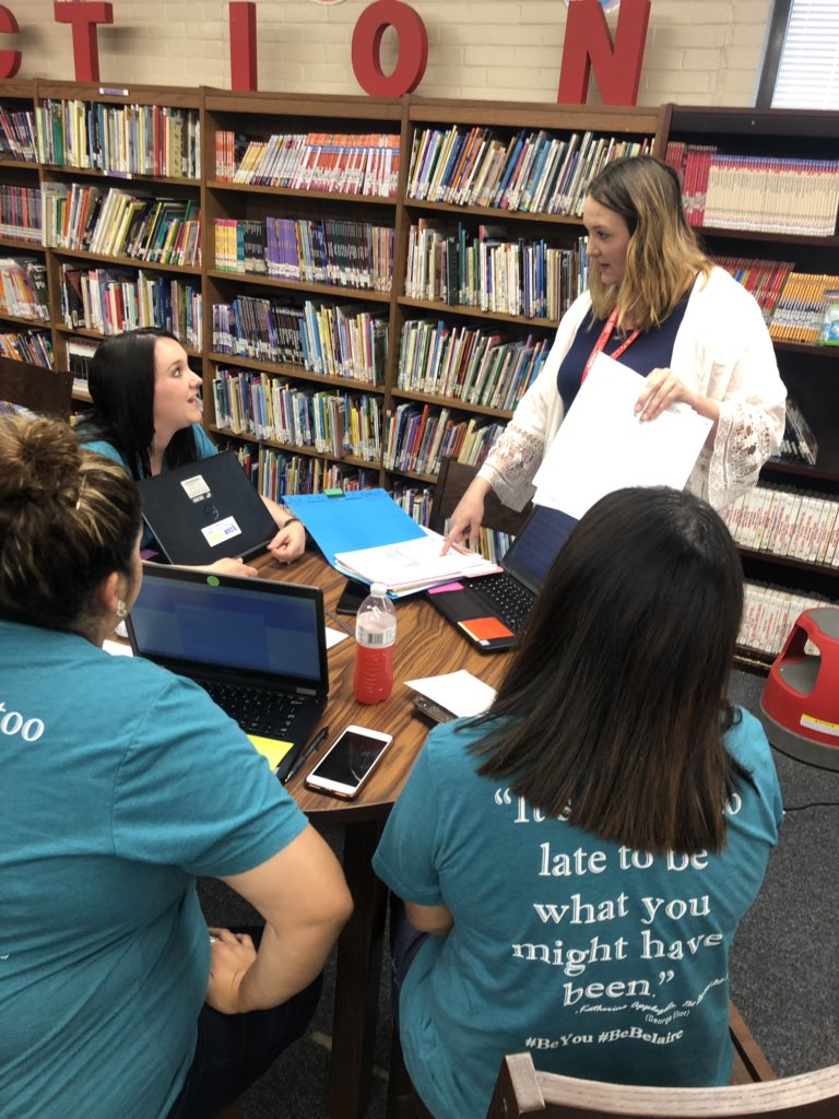 Lindsay Carr tweet media