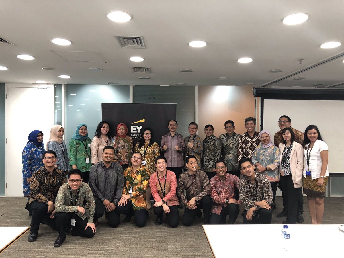chowsanghoe's tweet photo. Our EY Indonesian Partners were wonderful host last week for our ASEAN Leadership meeting. Also met 110 clients at the Trust by Design Forum, plus had open conversations with Partners, Directors &amp; Senior Managers. #BuildBetterWorkingWorld in #TransformativeAge #ThursdayThoughts https://t.co/idaG3HO121