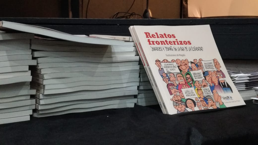 RetrucoNoticias's tweet photo. #AHORA en el Teatrino de la Trapalanda se lleva a cabo el lanzamiento del libro "Relatos fronterizos. Jericles y Demasi en la era de la posverdad”, una propuesta de Jericles Elder García y @AdrianDemasi, las Ilustraciones de Magalú y editada por UniRío editora.
#Jericles #Libro https://t.co/23QYTnxcWX