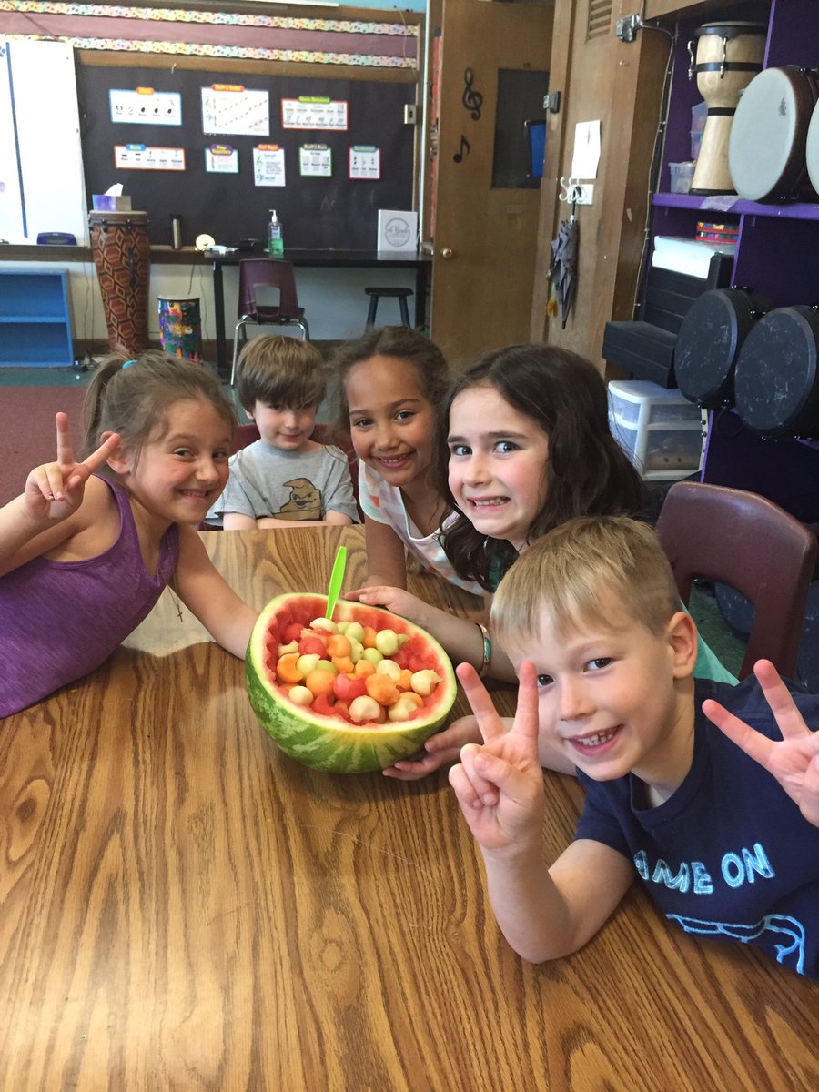 Terriyee1's tweet photo. Also, the kindergartners at ASAP enjoyed leftover fruits! https://t.co/XEkZZhdVMB